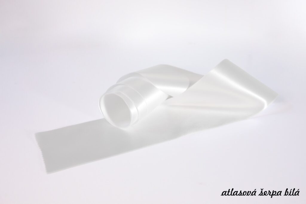Atlasové šerpy - bílá