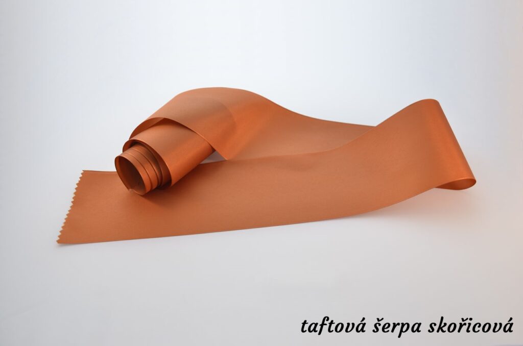 Taftové šerpy - skořicová