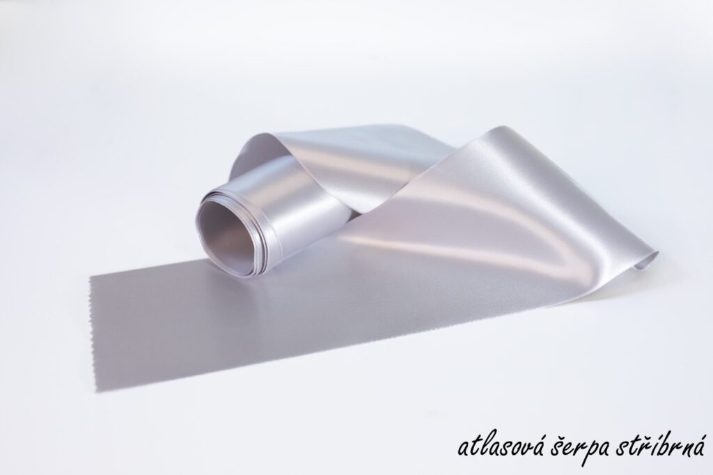 Atlasové šerpy - stříbrná
